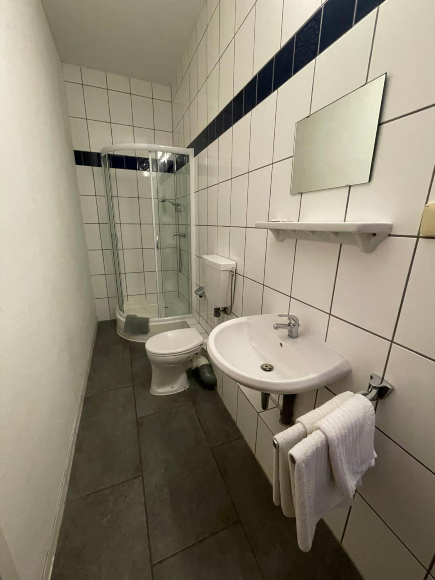 Haven Hotels - Hotel Am Stadion Λεβερκούζεν Δωμάτιο φωτογραφία